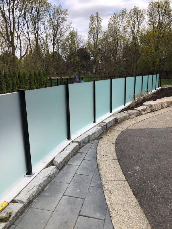 Blk_PUR_Posts_Frosted_Frameless