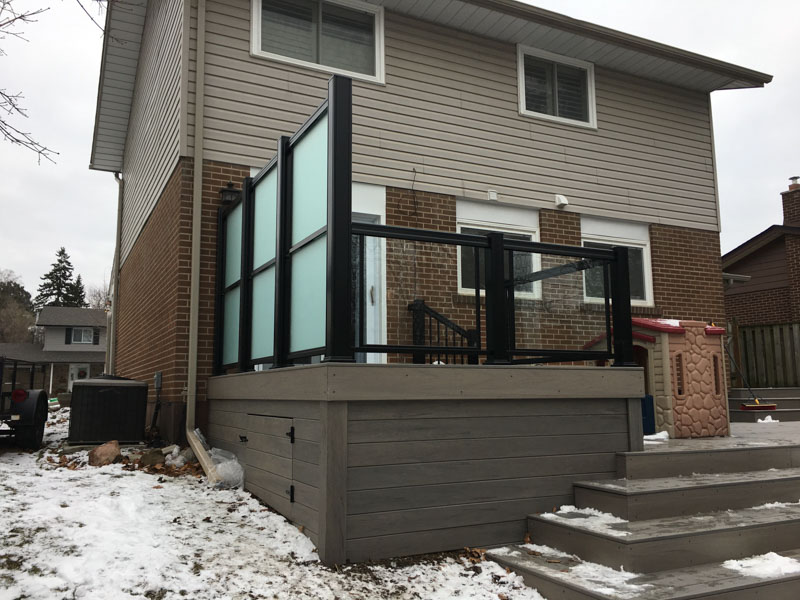 Framed_Frosed_Privacy_with_mid_bar